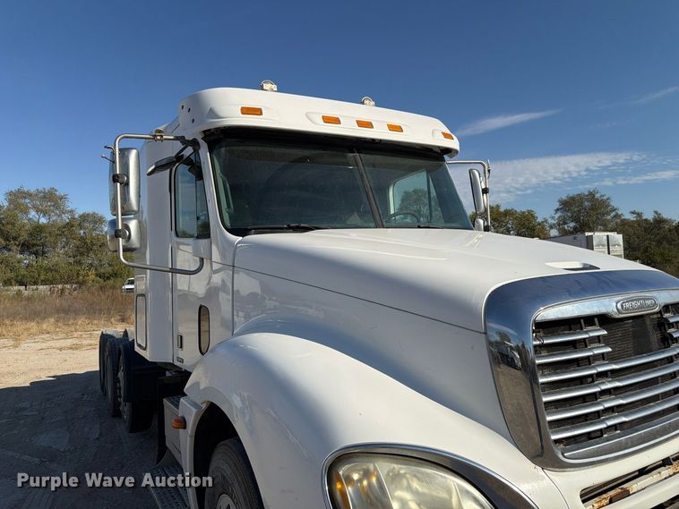 image for item FP3191 2005 Freightliner Columbia semi truck