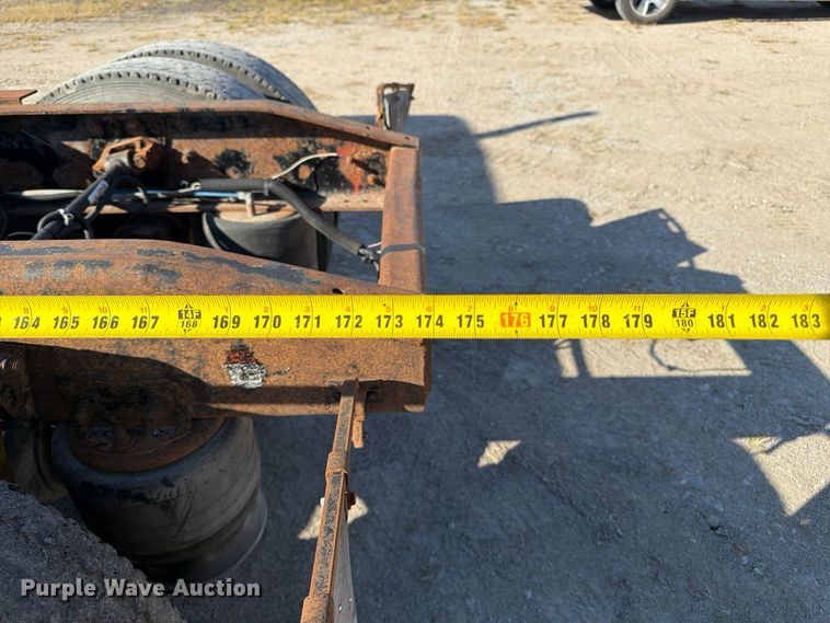 image for item FP3191 2005 Freightliner Columbia semi truck