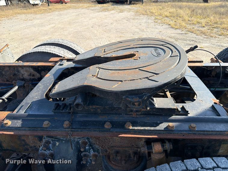 image for item FP3191 2005 Freightliner Columbia semi truck