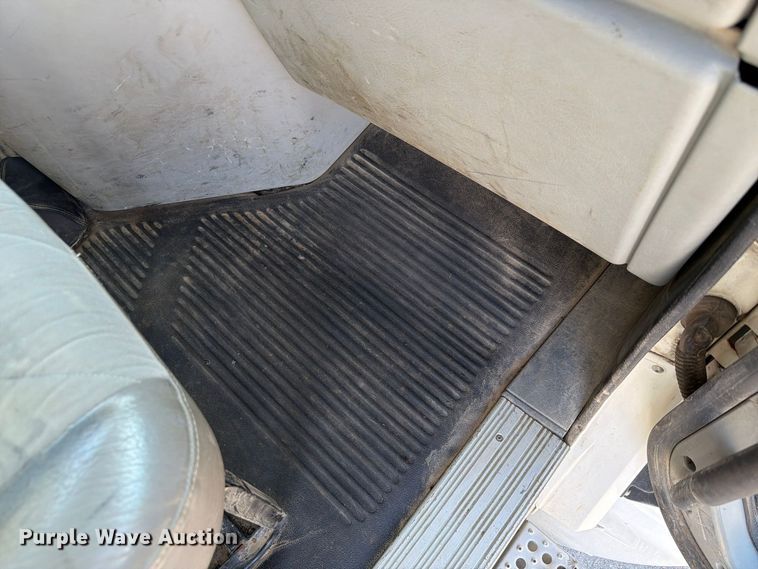 image for item FP3191 2005 Freightliner Columbia semi truck