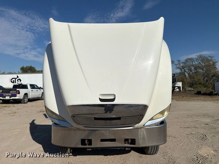 image for item FP3191 2005 Freightliner Columbia semi truck