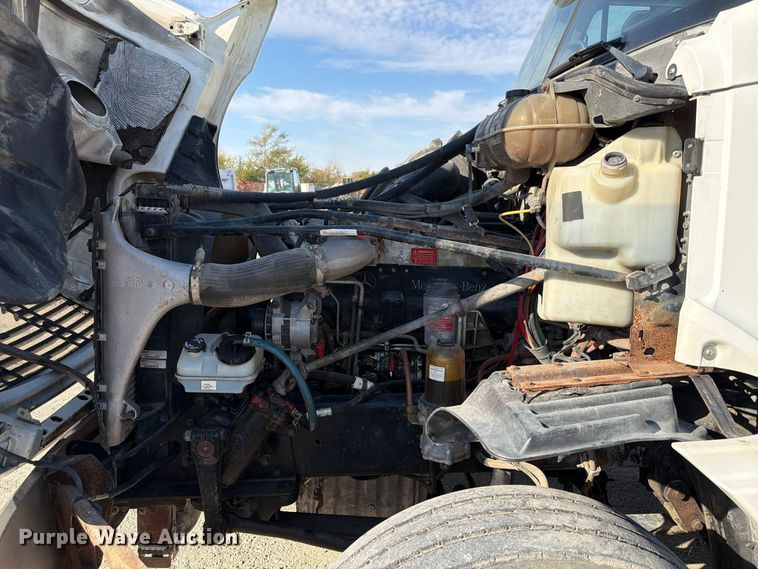 image for item FP3191 2005 Freightliner Columbia semi truck