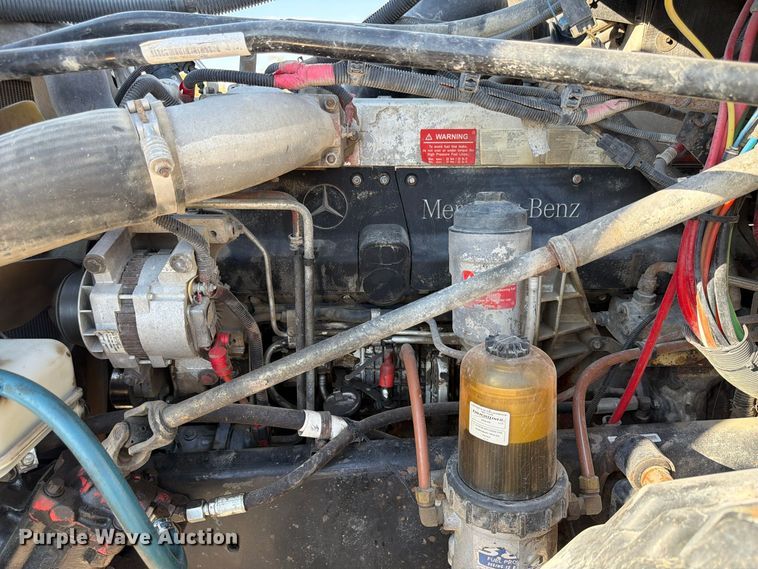 image for item FP3191 2005 Freightliner Columbia semi truck