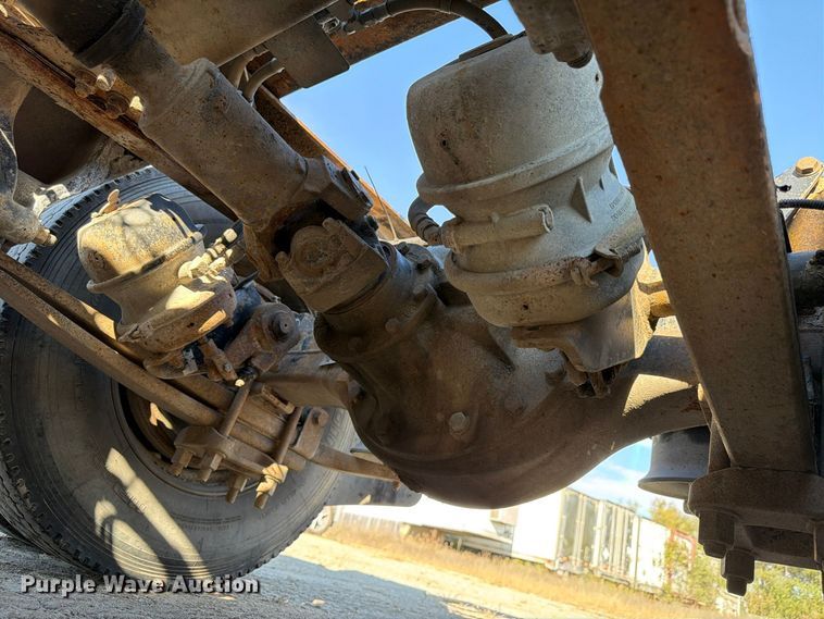 image for item FP3191 2005 Freightliner Columbia semi truck