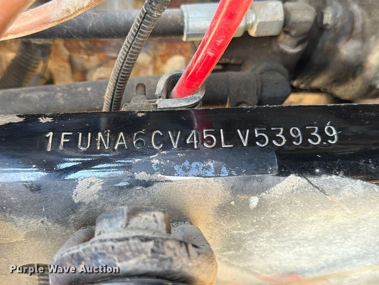 image for item FP3191 2005 Freightliner Columbia semi truck