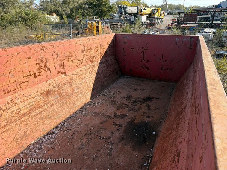 image for item FP3192 2022 Maxey roll-off container trailer
