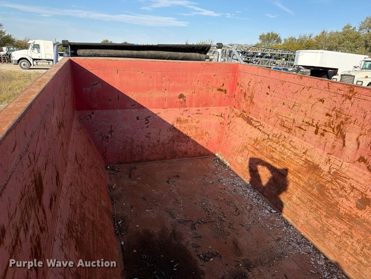 image for item FP3192 2022 Maxey roll-off container trailer
