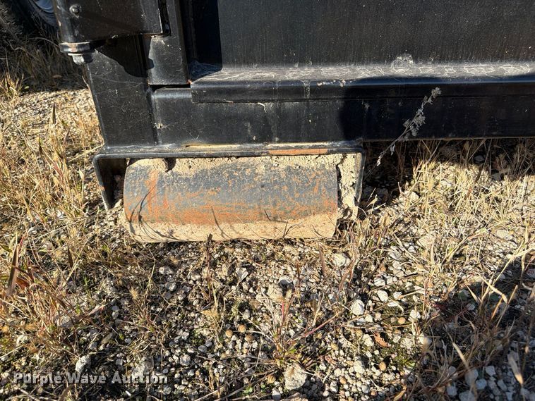 image for item FP3192 2022 Maxey roll-off container trailer