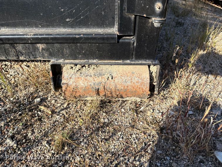 image for item FP3192 2022 Maxey roll-off container trailer