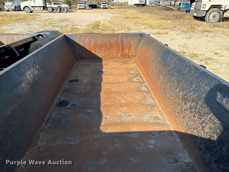 image for item FP3192 2022 Maxey roll-off container trailer
