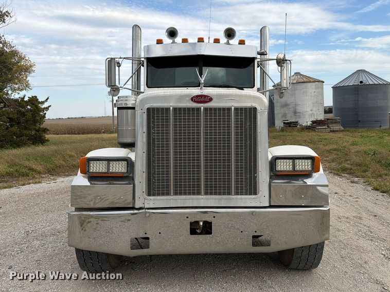 image for item FP3197 1995 Peterbilt 379 semi truck