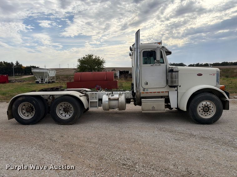 image for item FP3197 1995 Peterbilt 379 semi truck