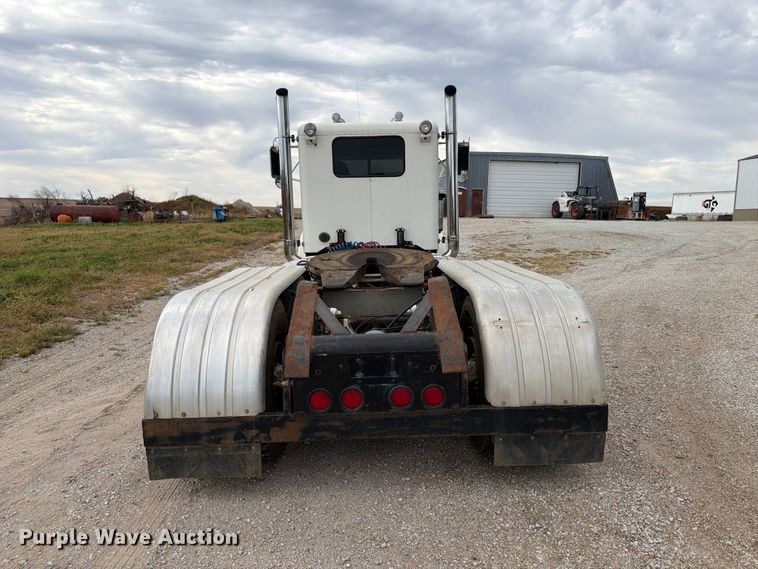 image for item FP3197 1995 Peterbilt 379 semi truck