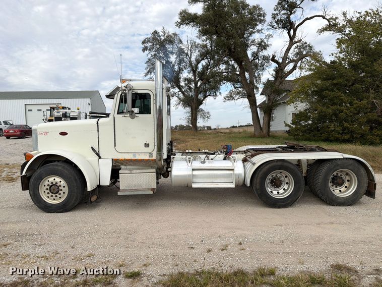 image for item FP3197 1995 Peterbilt 379 semi truck
