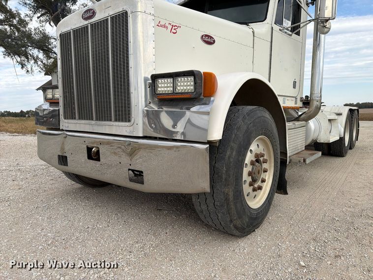 image for item FP3197 1995 Peterbilt 379 semi truck