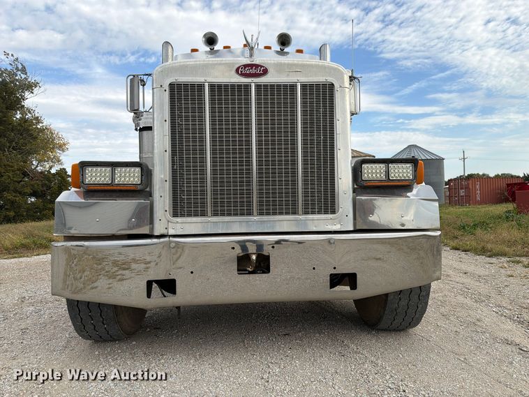 image for item FP3197 1995 Peterbilt 379 semi truck
