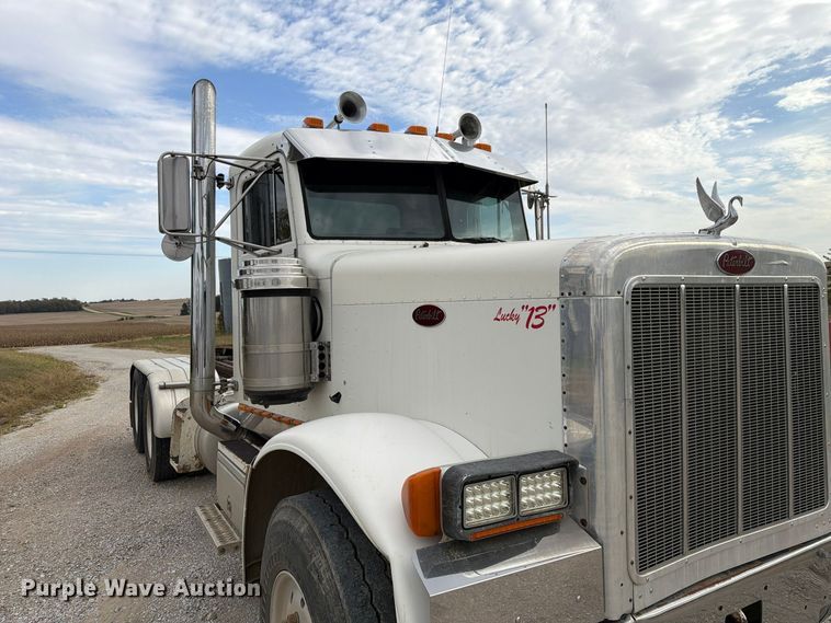 image for item FP3197 1995 Peterbilt 379 semi truck