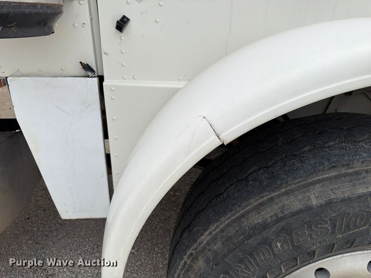 image for item FP3197 1995 Peterbilt 379 semi truck