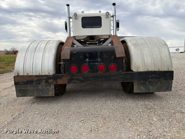 image for item FP3197 1995 Peterbilt 379 semi truck