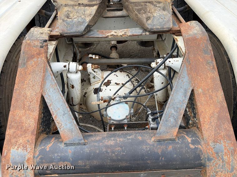 image for item FP3197 1995 Peterbilt 379 semi truck