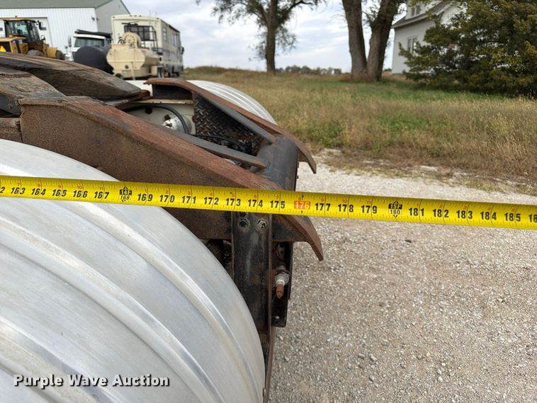 image for item FP3197 1995 Peterbilt 379 semi truck
