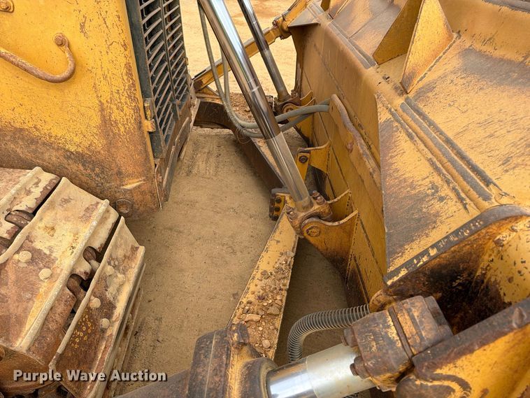 image for item FP3501 1998 Caterpillar D6R XL dozer