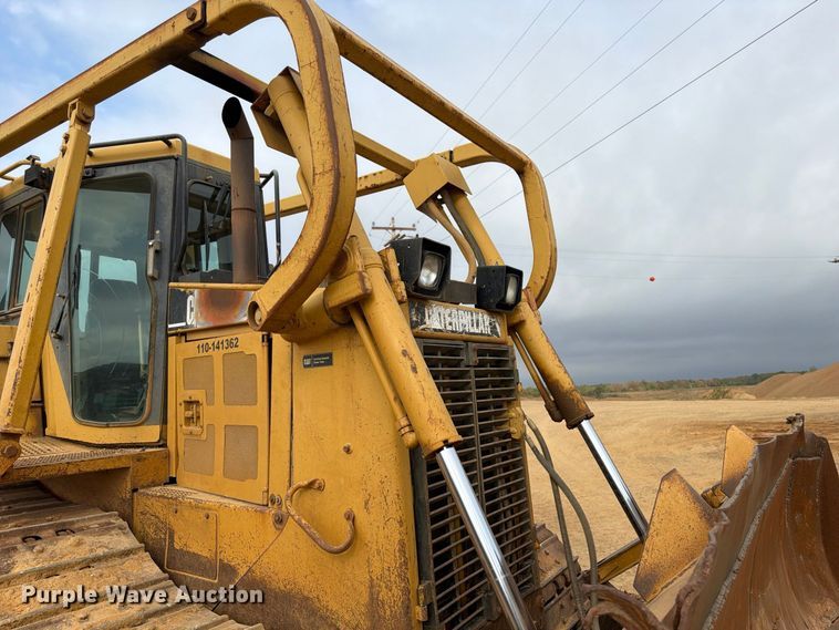 image for item FP3501 1998 Caterpillar D6R XL dozer