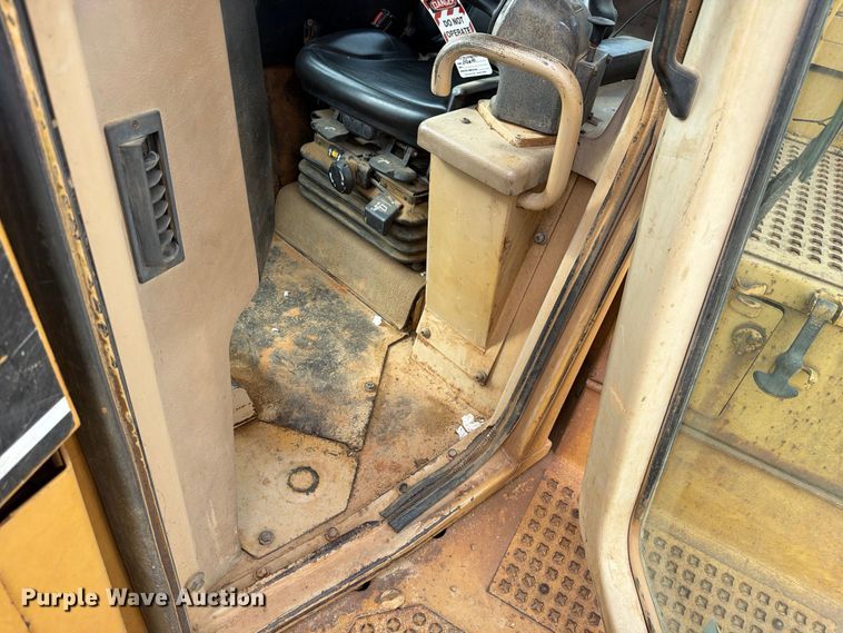 image for item FP3501 1998 Caterpillar D6R XL dozer