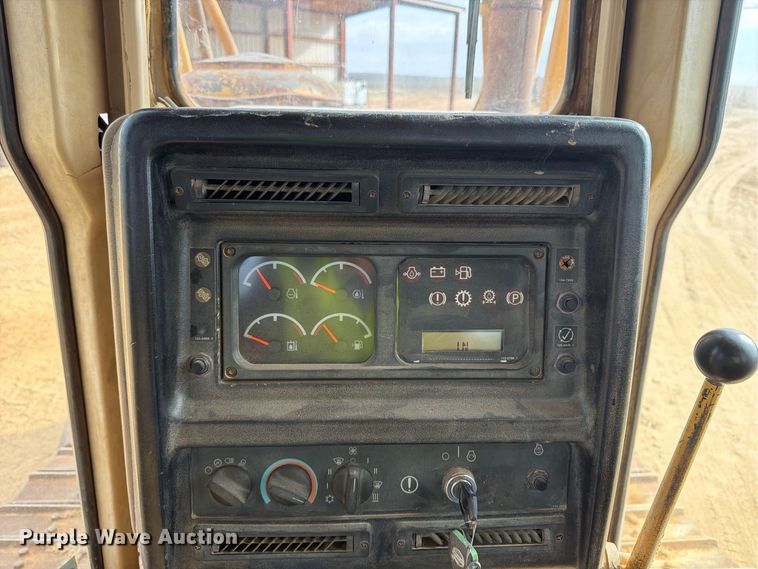 image for item FP3501 1998 Caterpillar D6R XL dozer