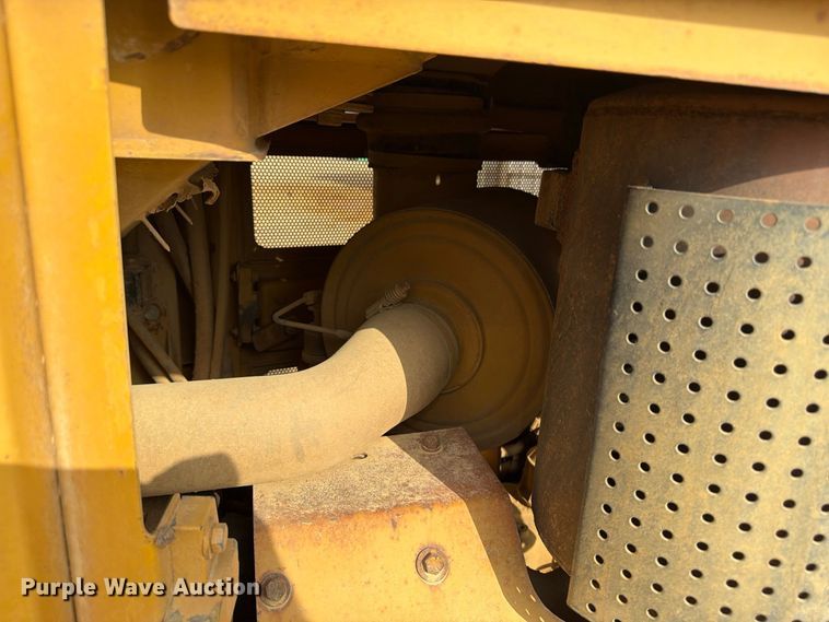 image for item FP3501 1998 Caterpillar D6R XL dozer