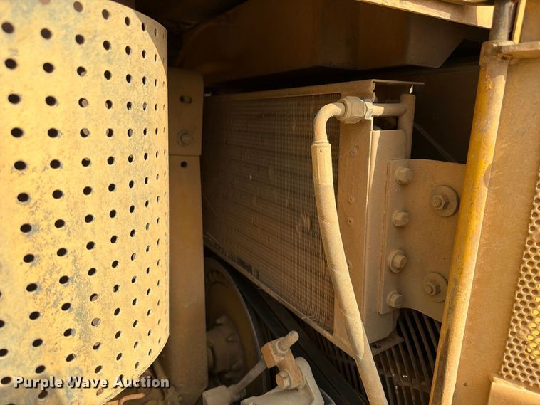 image for item FP3501 1998 Caterpillar D6R XL dozer
