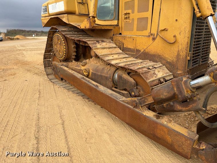 image for item FP3501 1998 Caterpillar D6R XL dozer