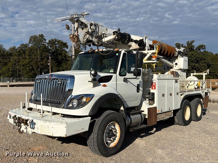 image for item FP3545 2011 International Workstar 7600 digger derrick truck
