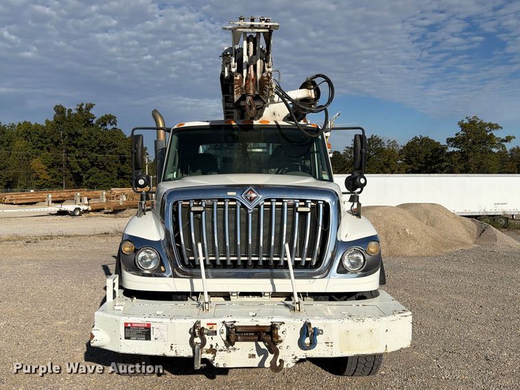 image for item FP3545 2011 International Workstar 7600 digger derrick truck