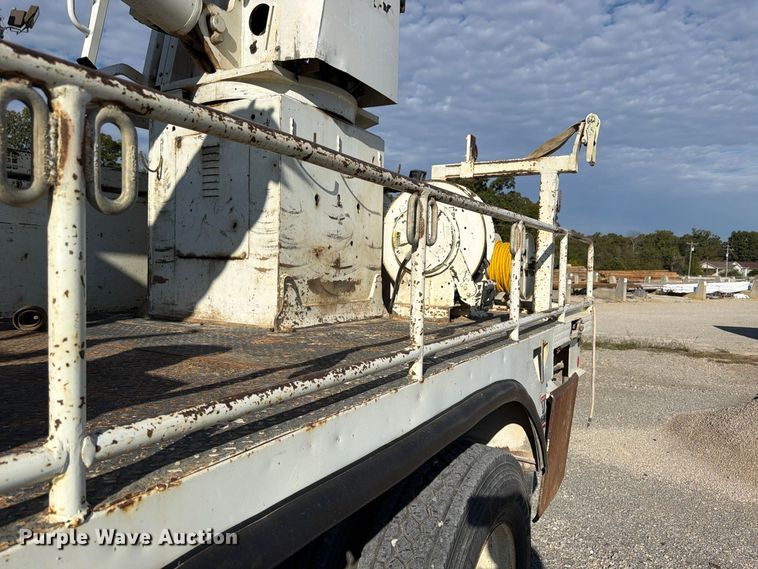 image for item FP3545 2011 International Workstar 7600 digger derrick truck