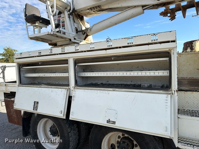 image for item FP3545 2011 International Workstar 7600 digger derrick truck