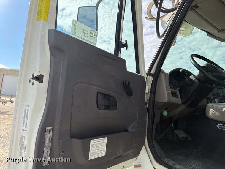 image for item FP3545 2011 International Workstar 7600 digger derrick truck