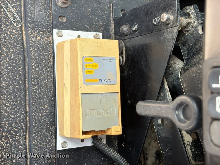 image for item FP3545 2011 International Workstar 7600 digger derrick truck