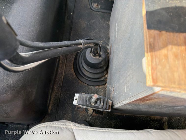 image for item FP3545 2011 International Workstar 7600 digger derrick truck