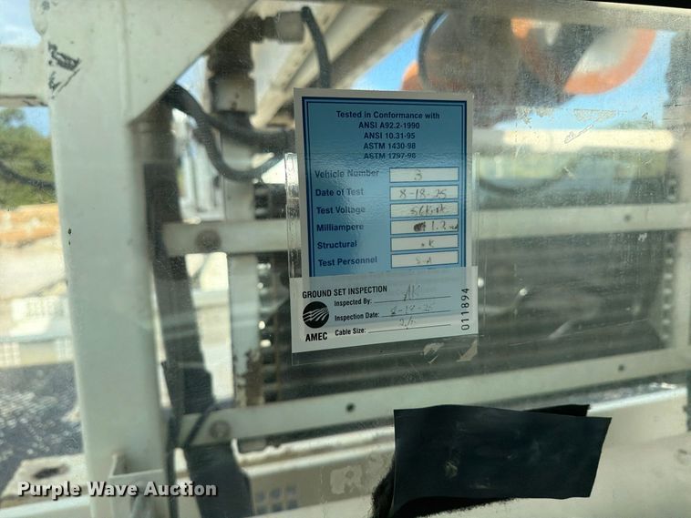 image for item FP3545 2011 International Workstar 7600 digger derrick truck