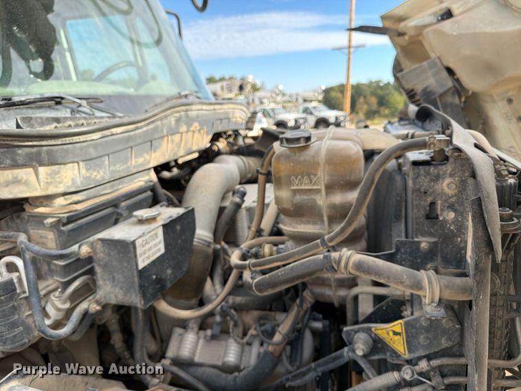 image for item FP3545 2011 International Workstar 7600 digger derrick truck