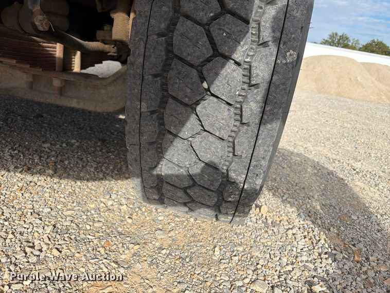 image for item FP3545 2011 International Workstar 7600 digger derrick truck