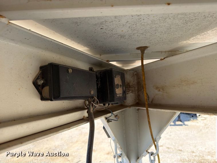 image for item FP4079 2010 Travalum lube trailer
