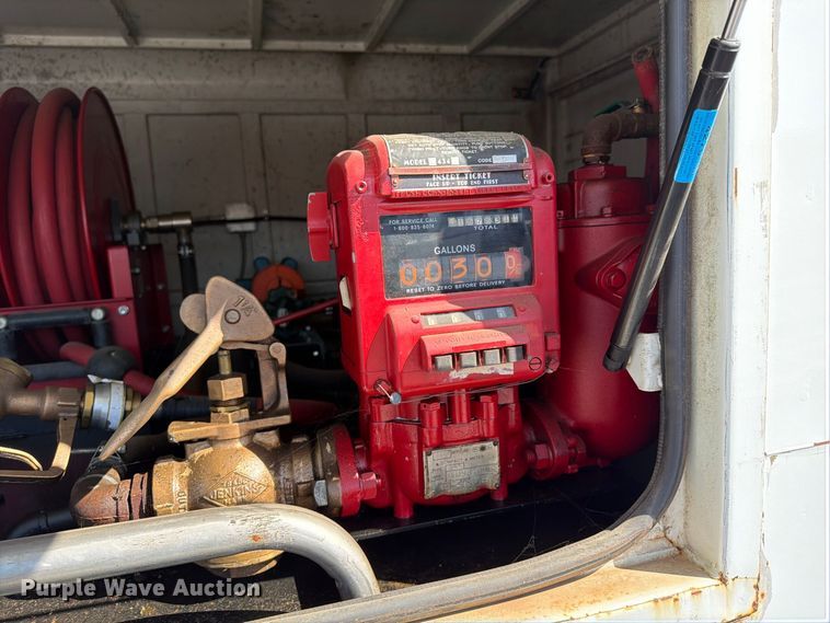 image for item FP4079 2010 Travalum lube trailer