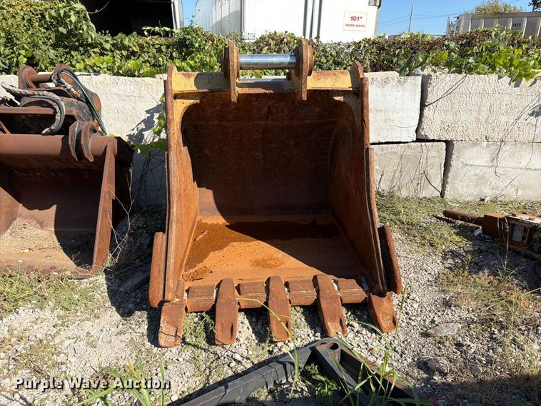 image for item FP4082 CH excavator bucket