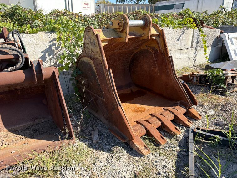 image for item FP4082 CH excavator bucket