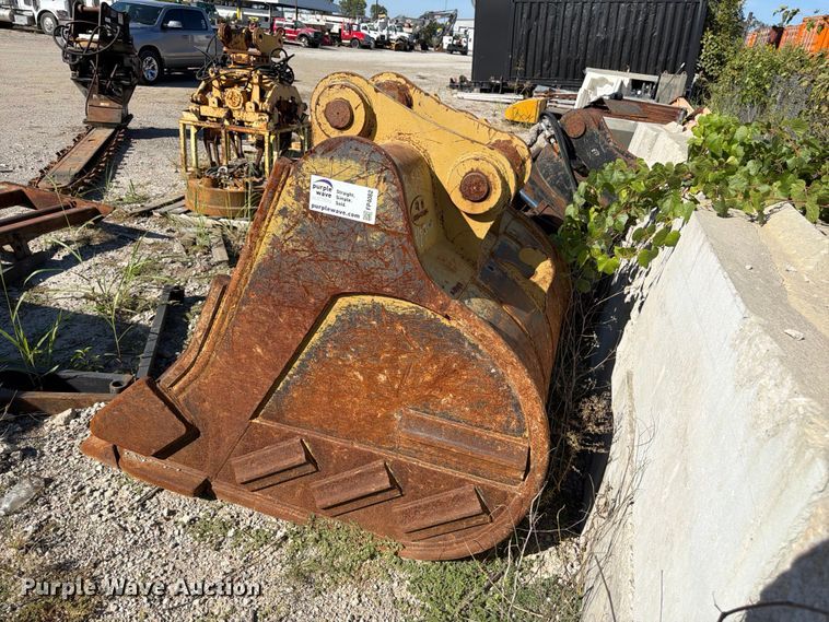 image for item FP4082 CH excavator bucket