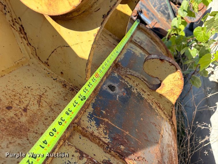 image for item FP4082 CH excavator bucket