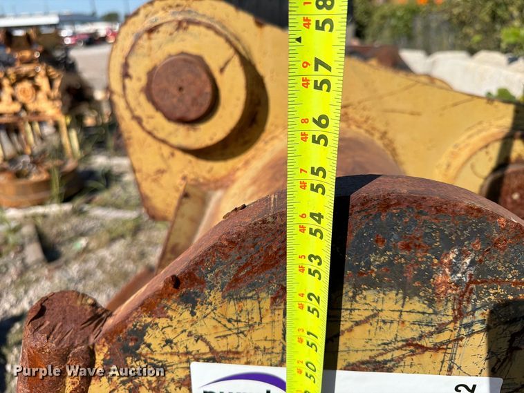 image for item FP4082 CH excavator bucket