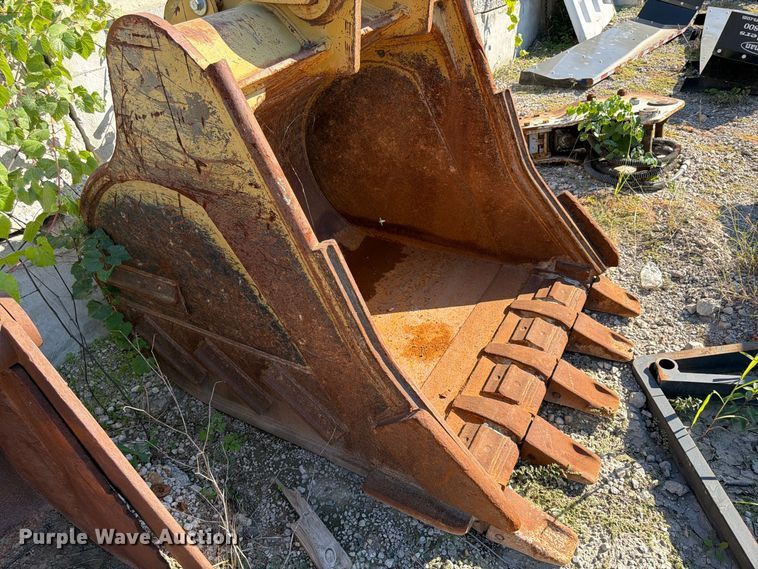 image for item FP4082 CH excavator bucket